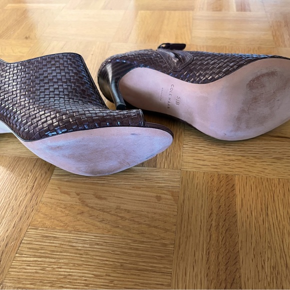 NWOT Cole Haan open-toe leather weave ankle booties, size 5.5 - Picture 4 of 9